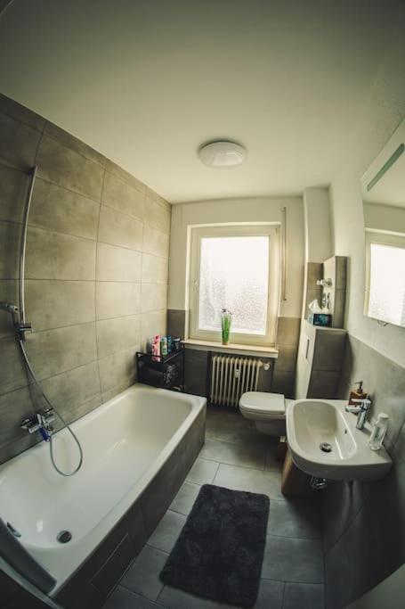 Wunderschoene Neue 3,5 Zimmerwohnung Naehe Kassel Bis 4 Erwachsene 3 Kinder Fuldatal Buitenkant foto
