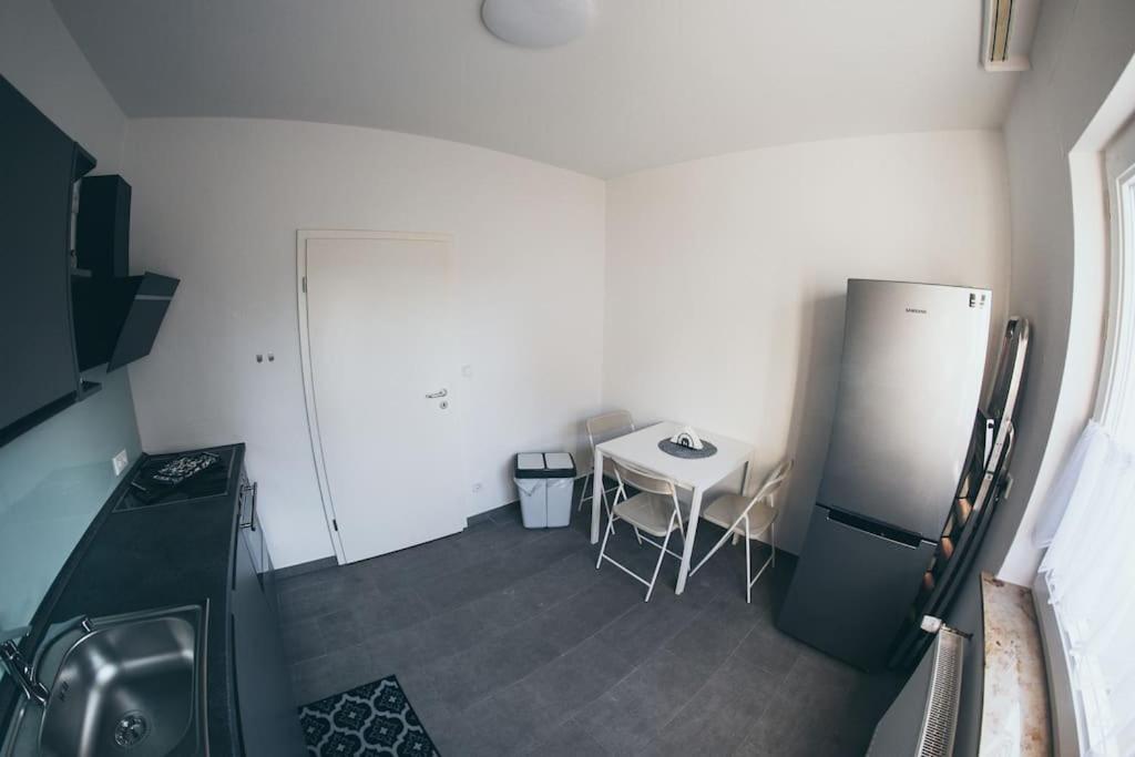 Wunderschoene Neue 3,5 Zimmerwohnung Naehe Kassel Bis 4 Erwachsene 3 Kinder Fuldatal Buitenkant foto
